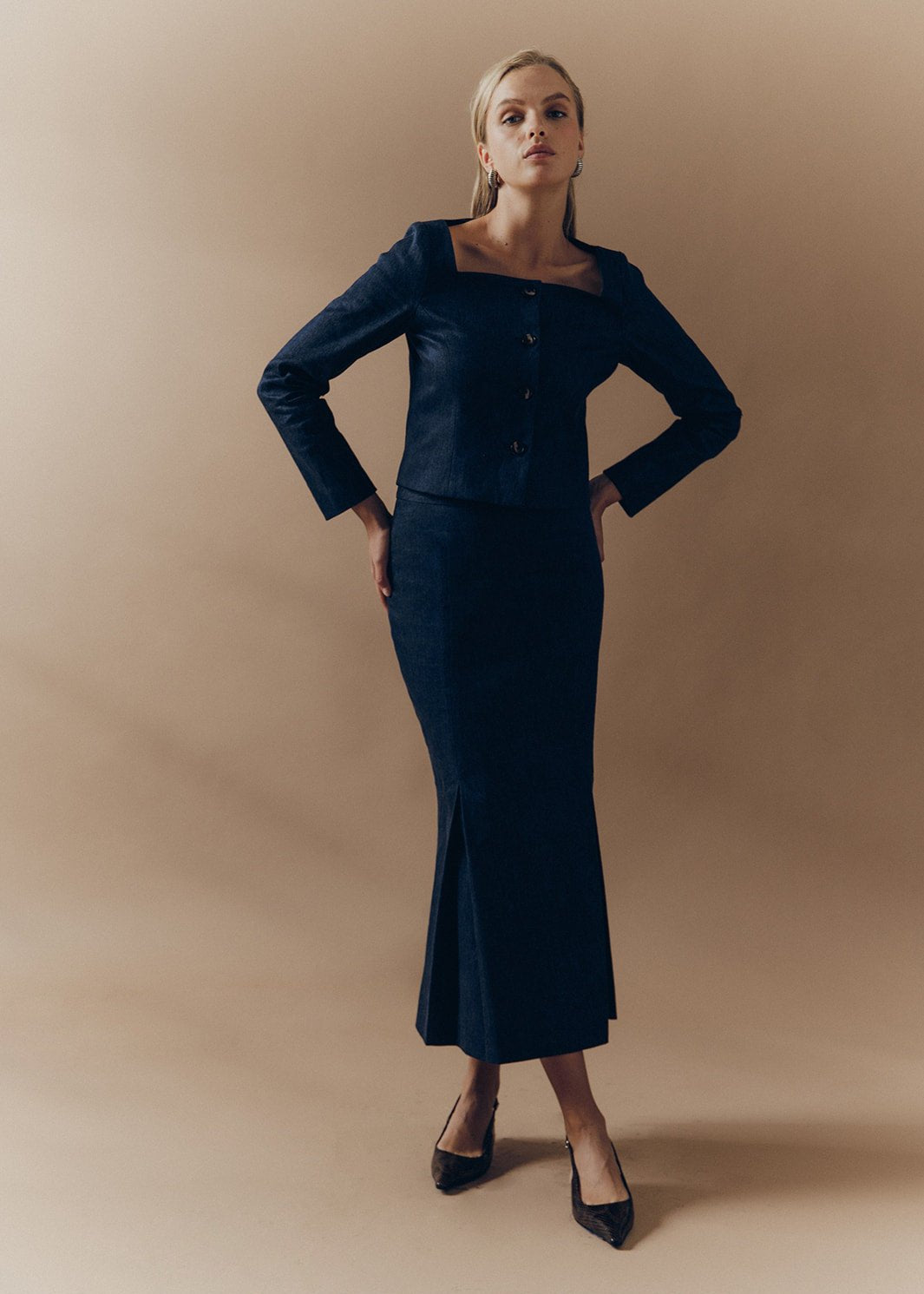【I AM MARI】Margaroon Suede Banding Flare Skirt The Mari Skirt in Dark Indigo Denim – LAKAN