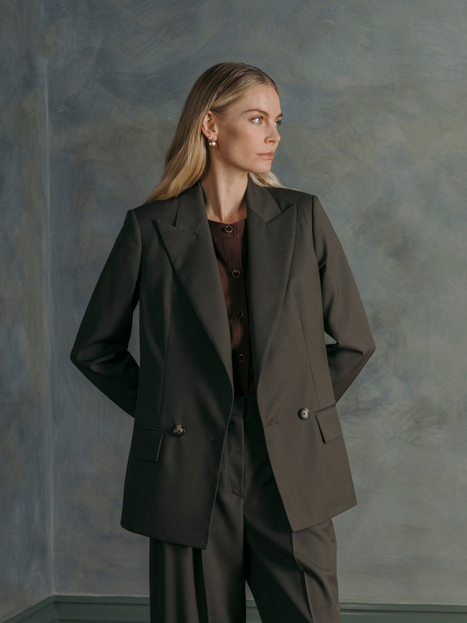 The Signature Dropped Lapel Jacket in Olive